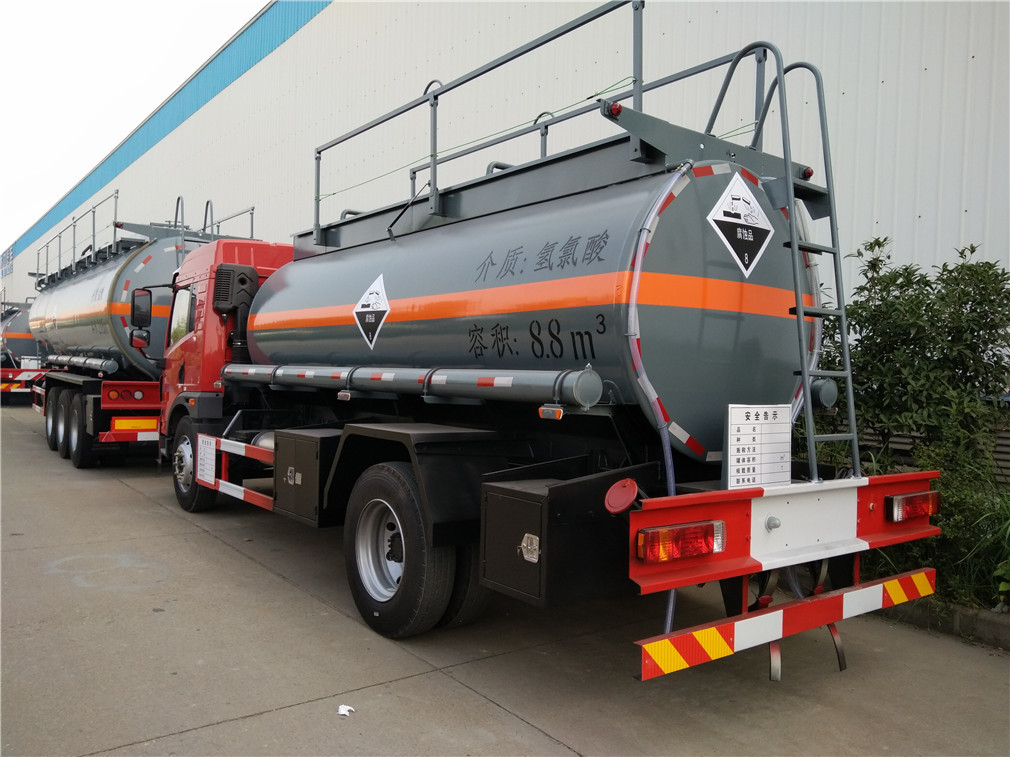 Vehículo de transporte de mercancías inflamables y corrosivas Jiefanglong V [10 cúbicos]