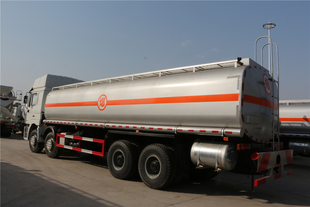 Camión tanque Shaanxi Auto Delong delantero cuatro ejes trasero ocho [34 metros cúbicos] de aceite