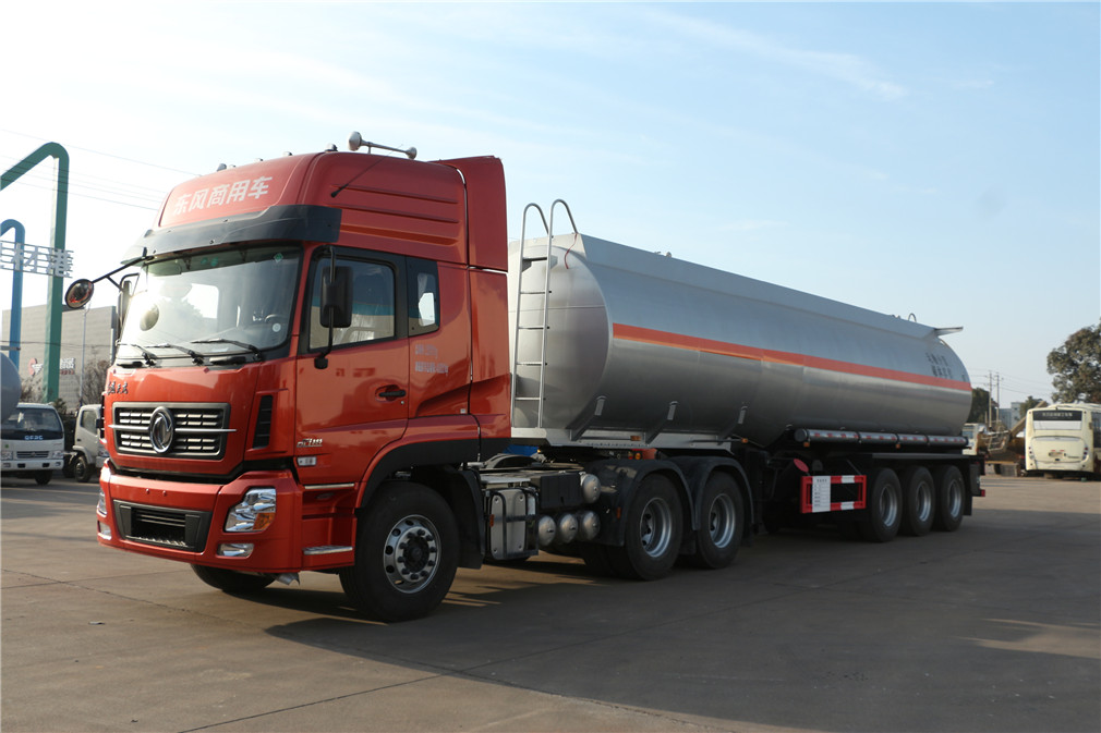Dongfeng Tianlong tráiler de acero aluminio de tres ejes [42 metros cúbicos] de transporte de aceite semi-remolque