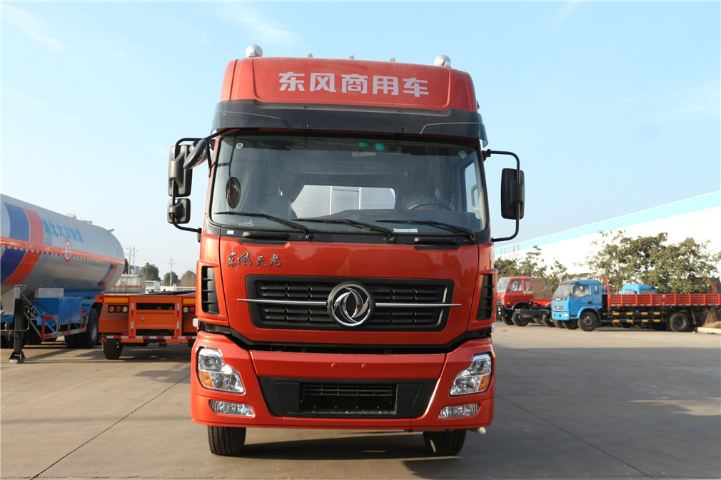Dongfeng Tianlong tráiler de acero aluminio de tres ejes [42 metros cúbicos] de transporte de aceite semi-remolque