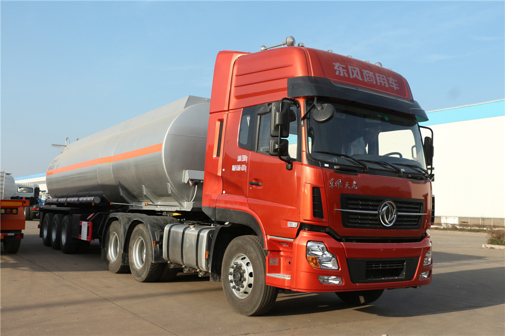 Dongfeng Tianlong tráiler de acero aluminio de tres ejes [42 metros cúbicos] de transporte de aceite semi-remolque