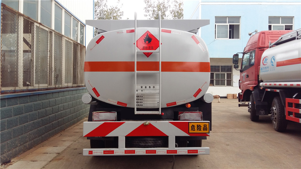 Vehículo de repostaje Futian OMC [6 cúbicos]