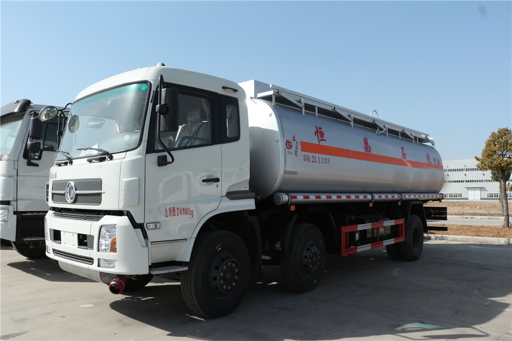 Vehículo de transporte de aceite Dongfeng Tianjin de tres ejes pequeños [20 metros cúbicos]