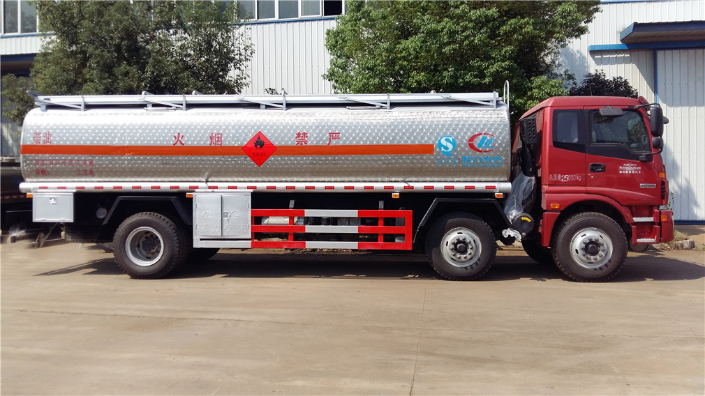 Vehículo de transporte de aceite de aleación de aluminio triple eje pequeño de Futian Ouman [26 cúbicos]