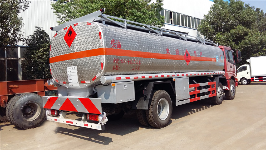 Vehículo de transporte de aceite de aleación de aluminio triple eje pequeño de Futian Ouman [26 cúbicos]