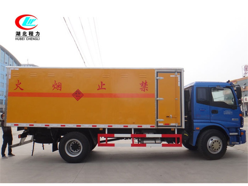 Futian Ouman 6.2 metro recipiente de transporte de líquido inflamable tipo caja [Clase 3]