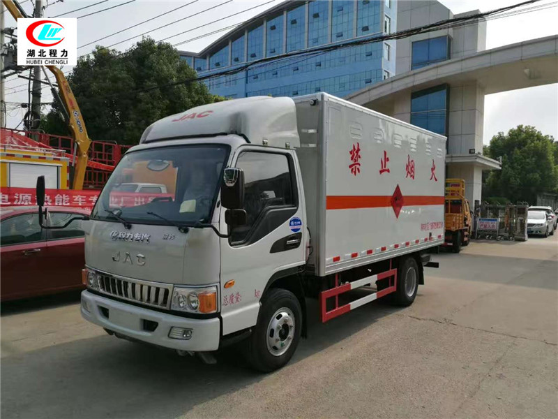 Vehículo de transporte tipo caja de 4.1 metros de Jianghuai para líquidos inflamables [Clase III]