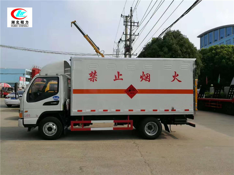 Vehículo de transporte de mercancías peligrosas tipo caja miscelánea de 4.2 metros de Jianghuai [Categoría 9]