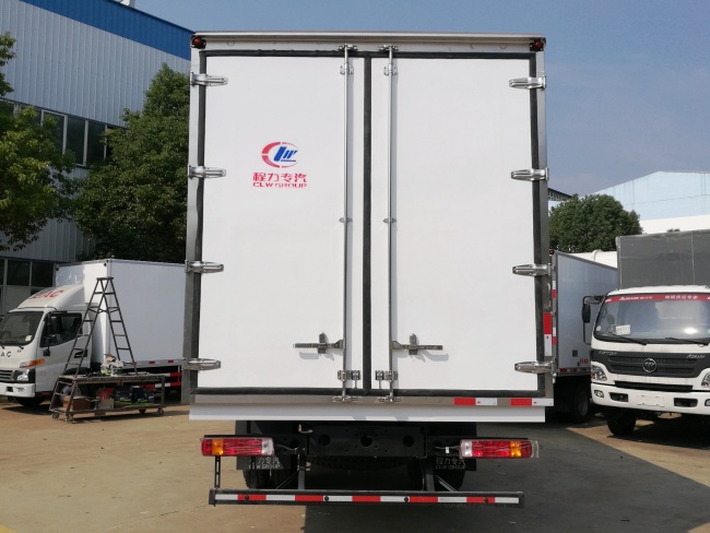 (Longitud: 6.6/7.6 metros) Camión refrigerado Foton Omaxa S5