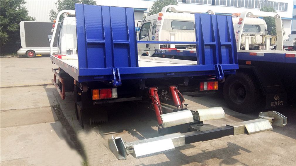 [One against two, Blue Label] Isuzu vehículos de despeje de carreteras