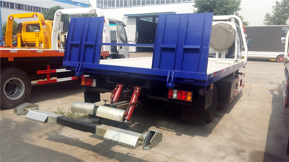 [One against two, Blue Label] Isuzu vehículos de despeje de carreteras