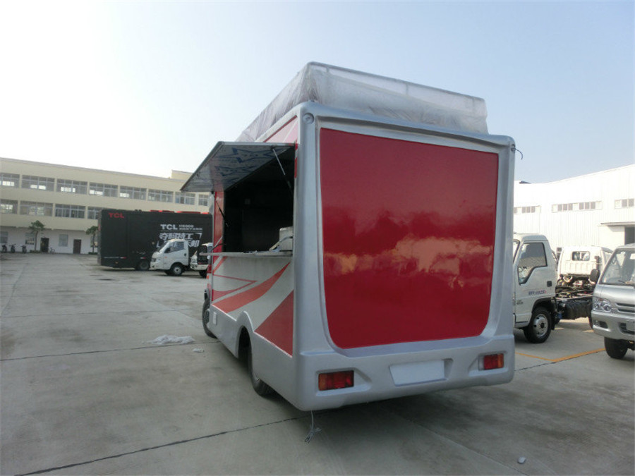 (Longitud: 4.1 metros) Carro comedor Iveco