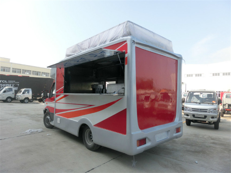 (Longitud: 4.1 metros) Carro comedor Iveco