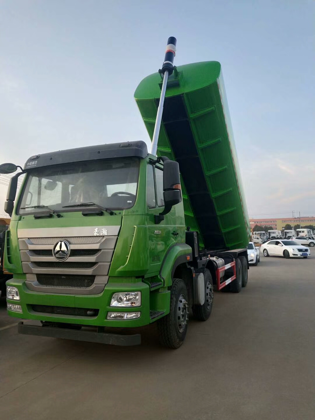 Camión de vertido de lodo Shuai Auto (24 metros cúbicos) Venta Directa de Fábrica