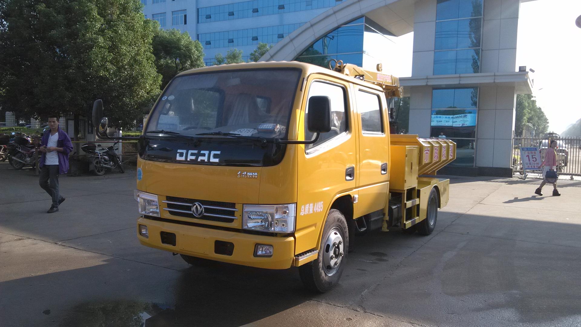 Vehículo de Limpieza de Desechos Saneantes de Dos Filas de Dongfeng (Capacidad de 3 toneladas con Placa Azul)