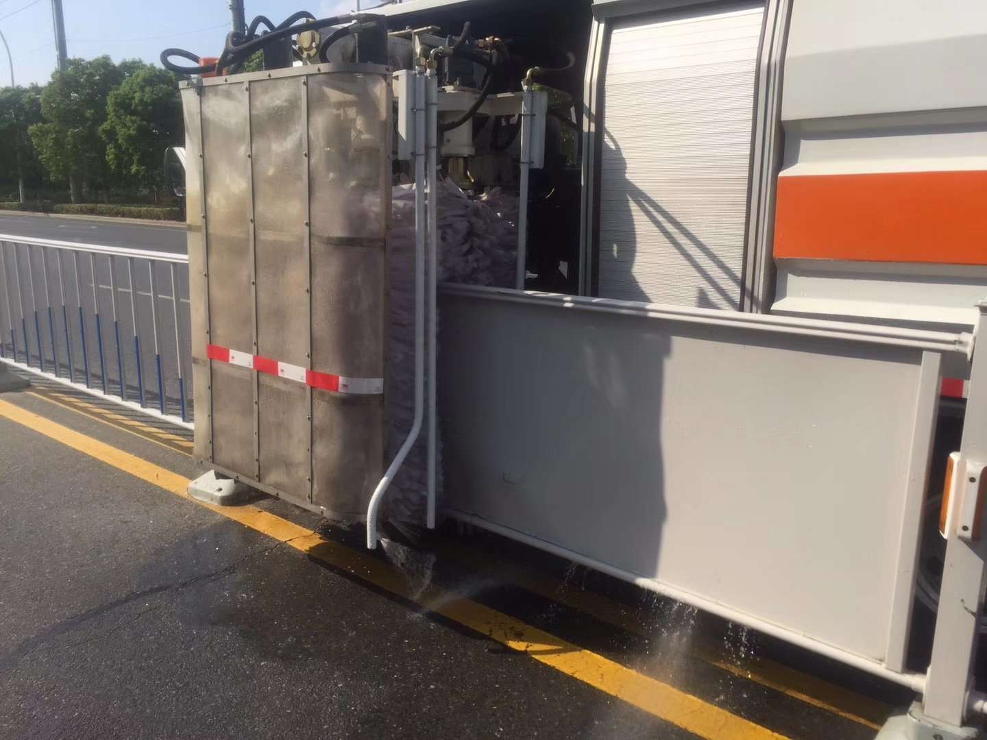 (cuatro ruedas) Vehículo de Limpieza de Guardrail Urbano