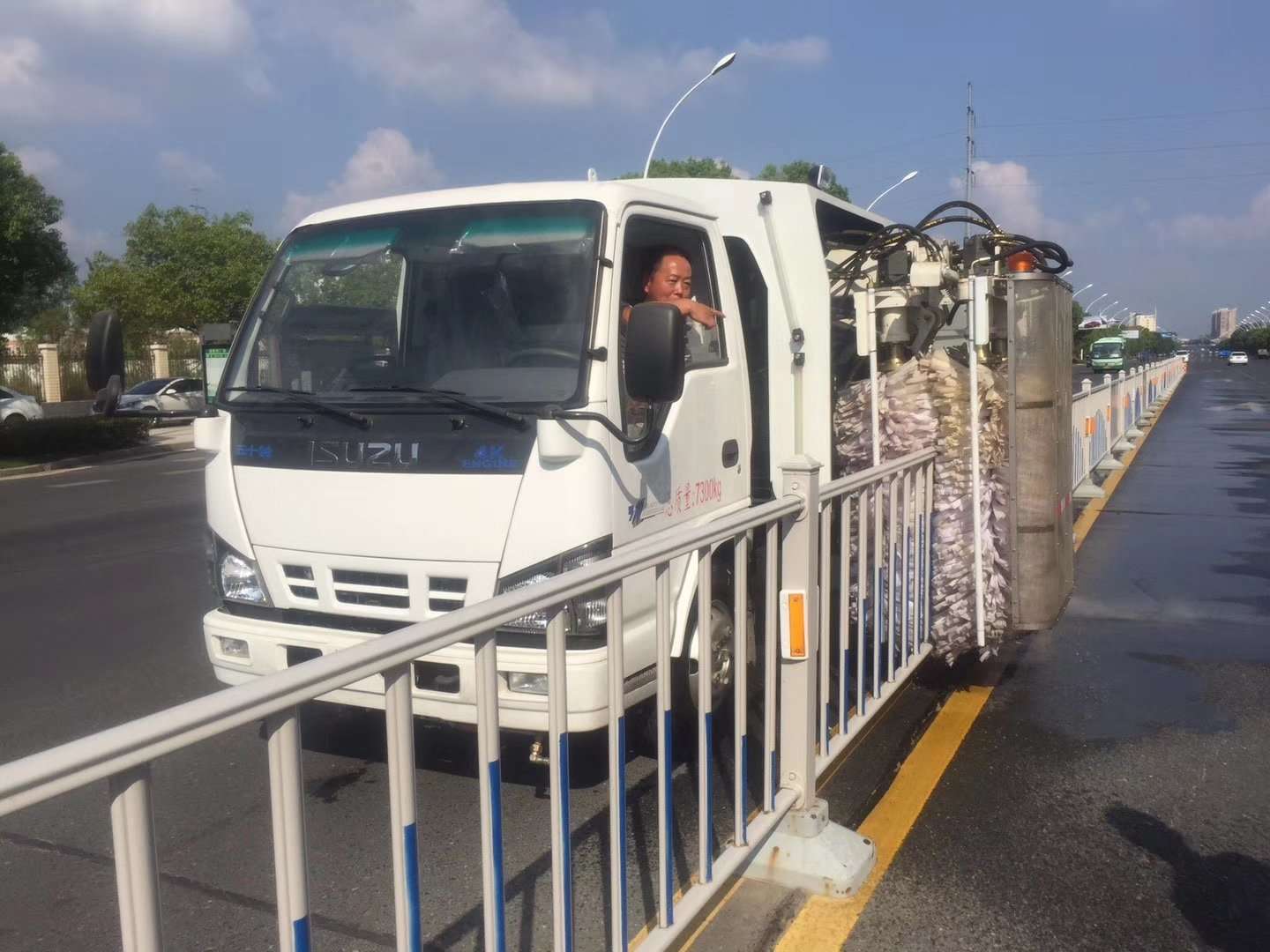 (cuatro ruedas) Vehículo de Limpieza de Guardrail Urbano