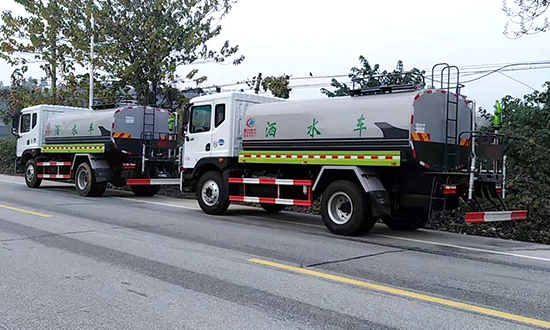 Camión aspersor de la serie Dongfeng D9 (capacidad de 12 metros cúbicos)