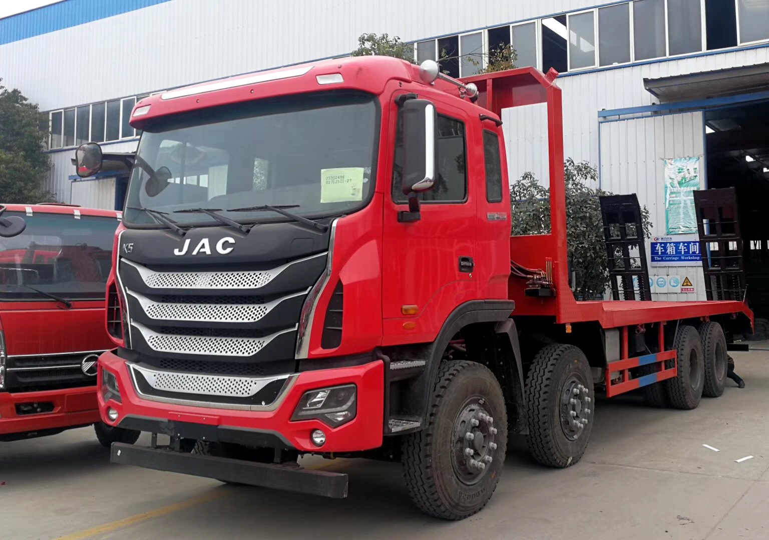 Vehículo de transporte de plataforma plana 8X4 delantero-cuatro-trasero-ocho [20-40 toneladas]