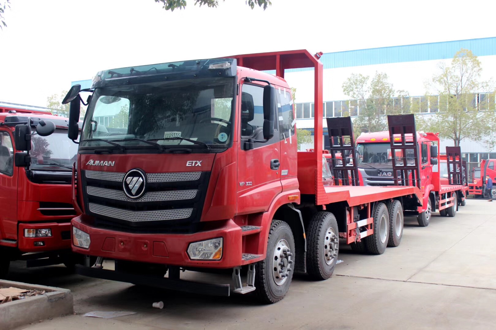 Vehículo de transporte de plataforma plana 8X4 delantero-cuatro-trasero-ocho [20-40 toneladas]
