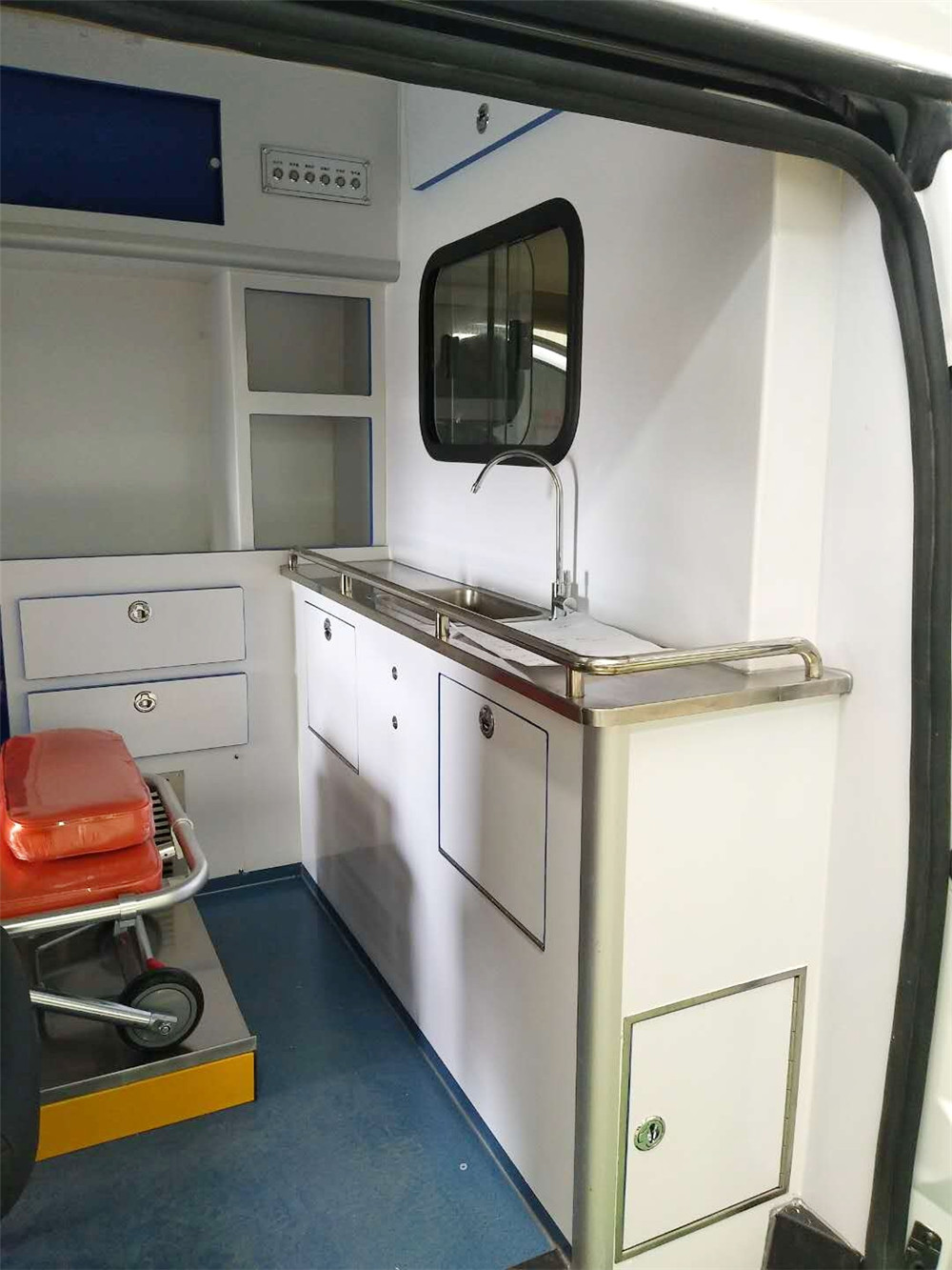 Ambulancia Mercedes-Benz