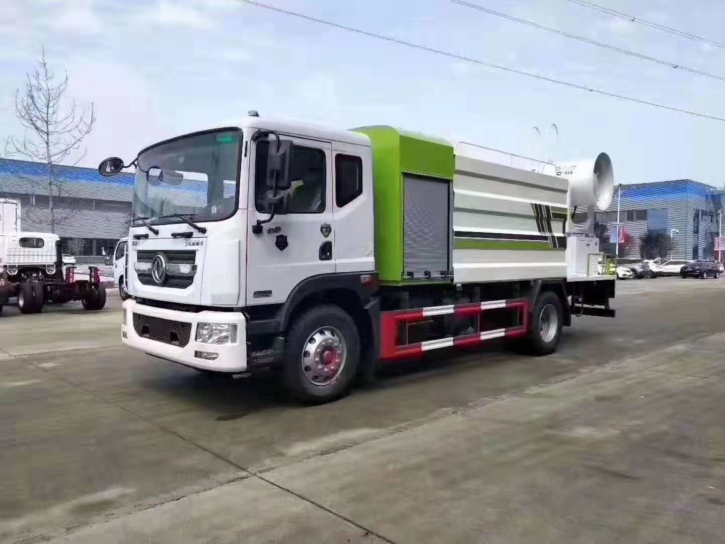 Vehículo multiusos de supresión de polvo Dongfeng D9 Dolica (12 metros cúbicos)