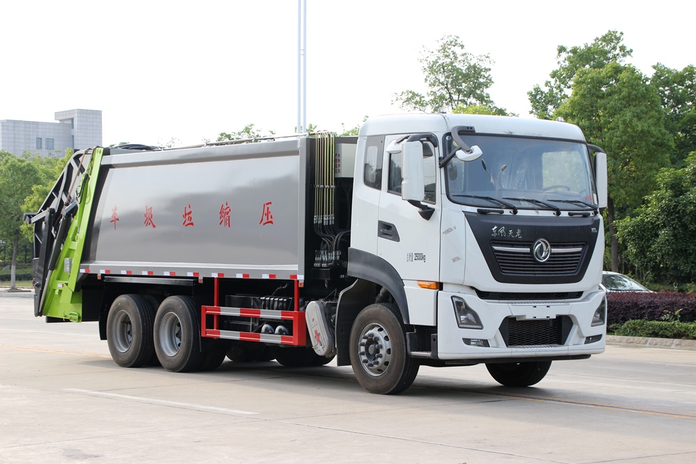 Camión de basura Dongfeng Tianlong con eje trasero doble y compresión de 18 cubic metros