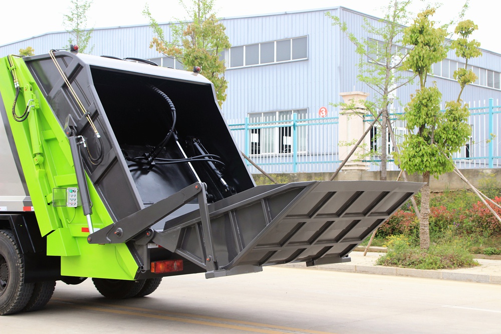 【10 cubic meters】 Camión compactador de basura Dongfeng D9