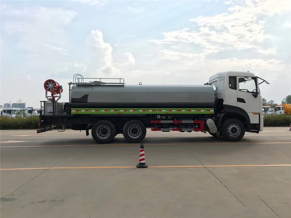 Vehículo de niebla trasero de doble eje Dongfeng Tianlong # 30 - 50 metros, 18 unidades