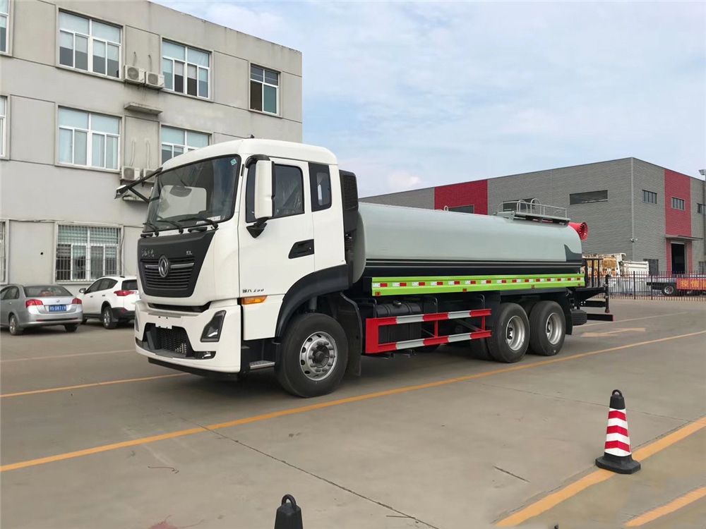 Vehículo de niebla trasero de doble eje Dongfeng Tianlong # 30 - 50 metros, 18 unidades