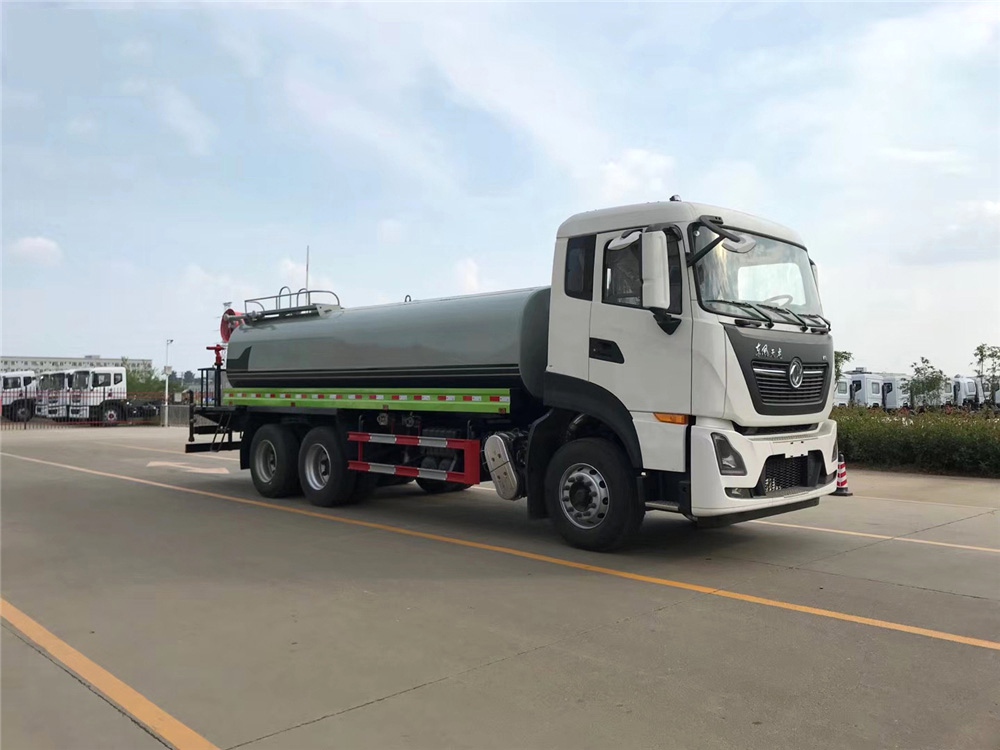 Vehículo de niebla trasero de doble eje Dongfeng Tianlong # 30 - 50 metros, 18 unidades