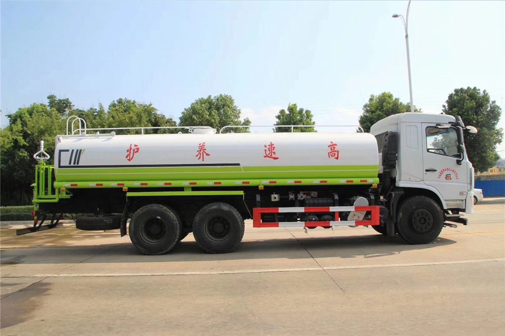 [20 cubic] tanque de agua de acero de Dongfeng montado en la parte inferior trasera con eje dual