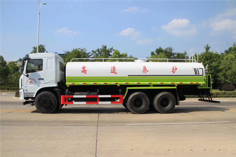 [20 cubic] tanque de agua de acero de Dongfeng montado en la parte inferior trasera con eje dual