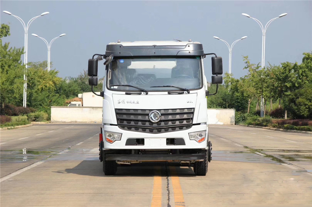 [20 cubic] tanque de agua de acero de Dongfeng montado en la parte inferior trasera con eje dual