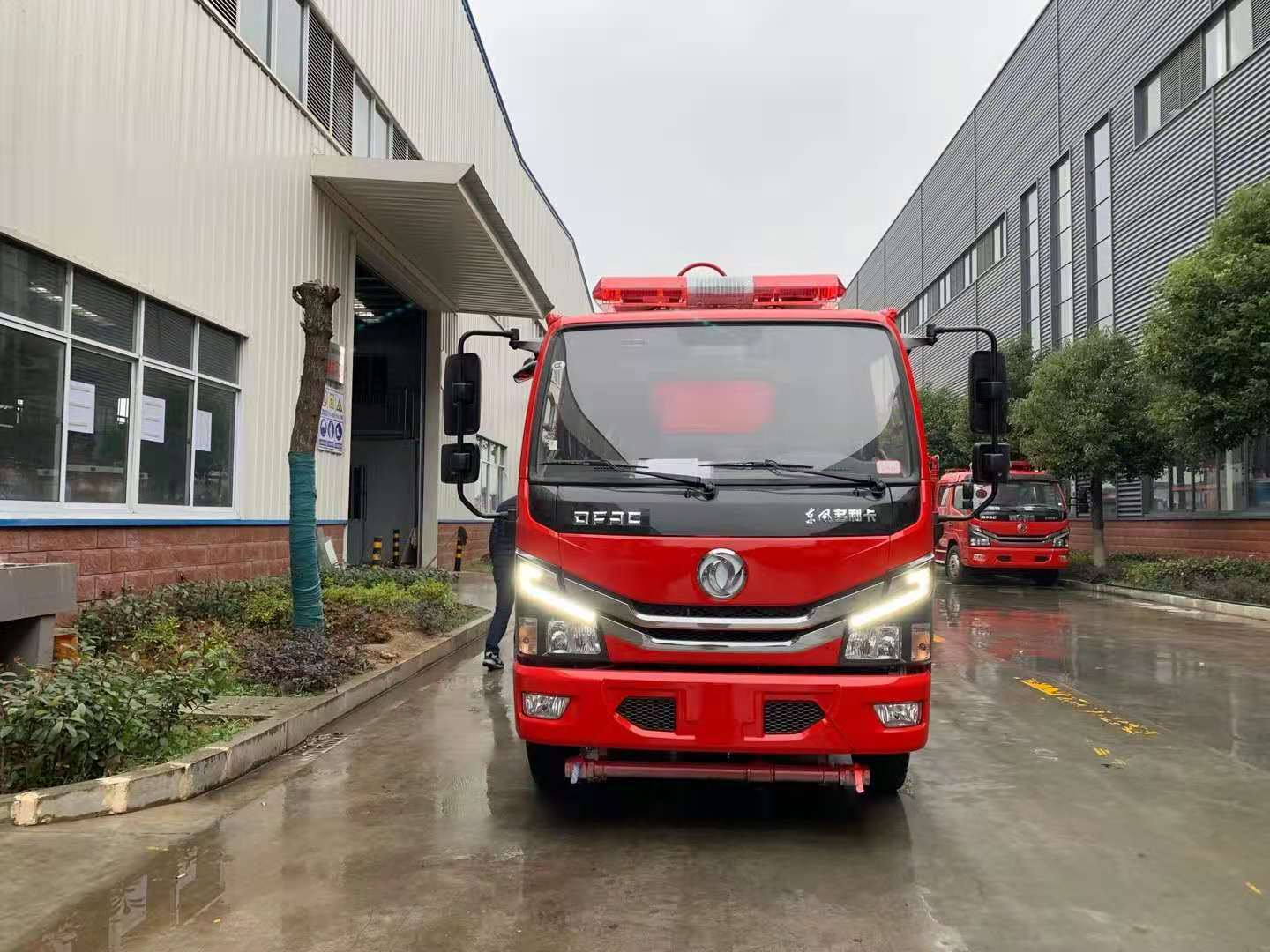 Camión de bomberos Dongfeng Dolica 4.5 toneladas de agua para incendios