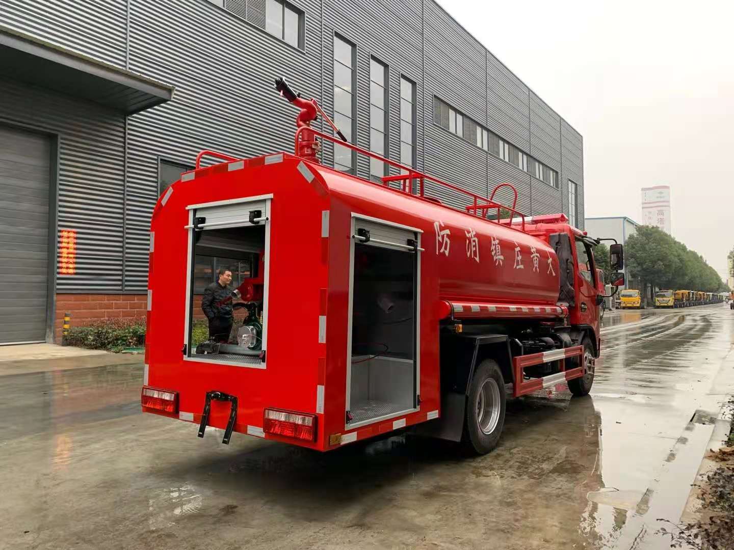 Camión de bomberos Dongfeng Dolica 4.5 toneladas de agua para incendios