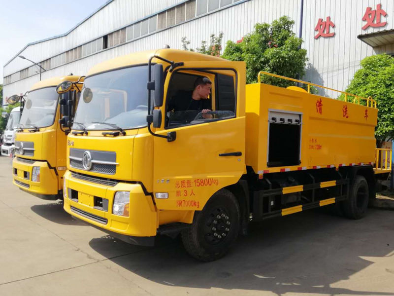 Vehículo de Limpieza a Presión de Tanque Corredizo de Tianjin Dongfeng 10 Tanques