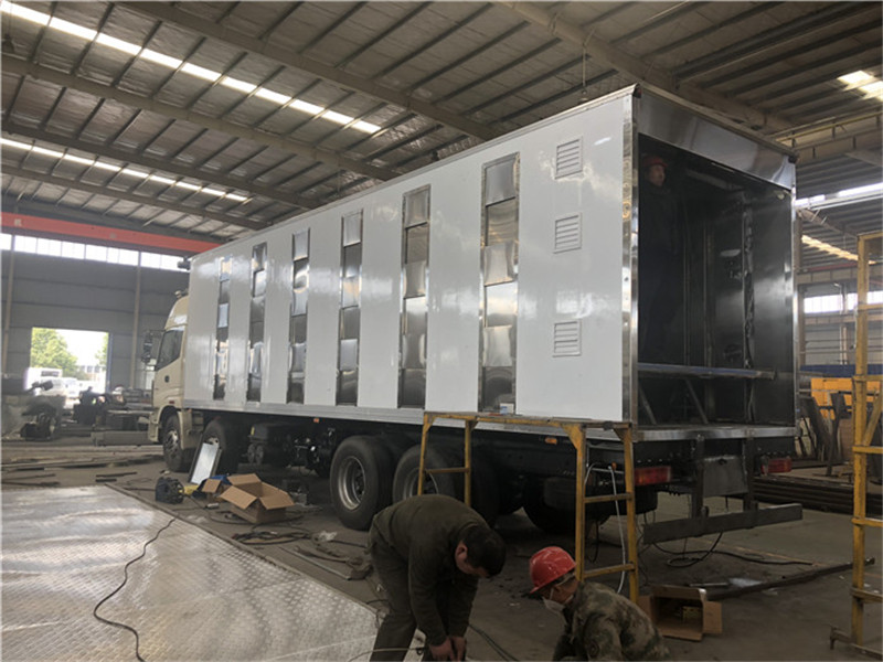 Camión de transporte de ganado de delantero-frente-rear-ocho de Futian Ouman