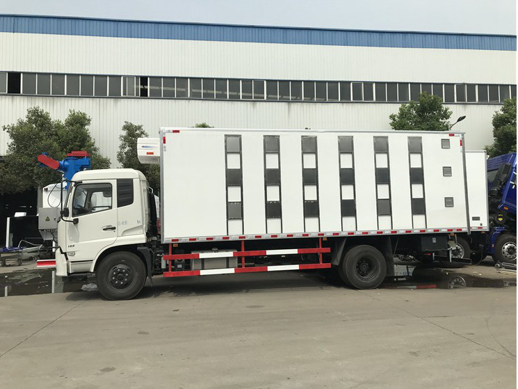Vehículo de Transporte de Ganado Dongfeng Tianjin