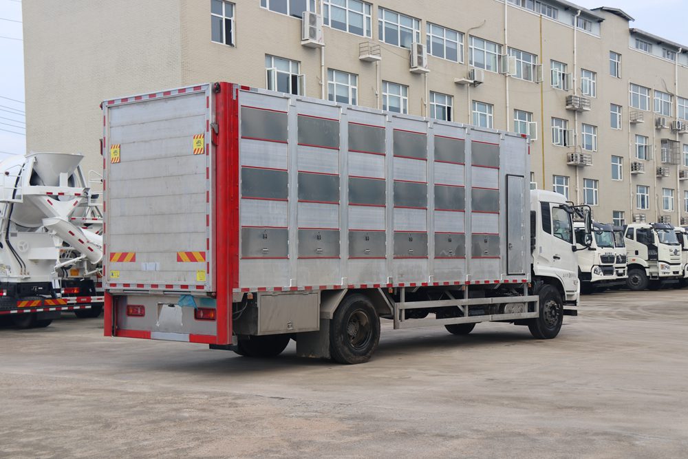 Vehículo de transporte de ganado de aleación de aluminio Dongfeng Tianjin