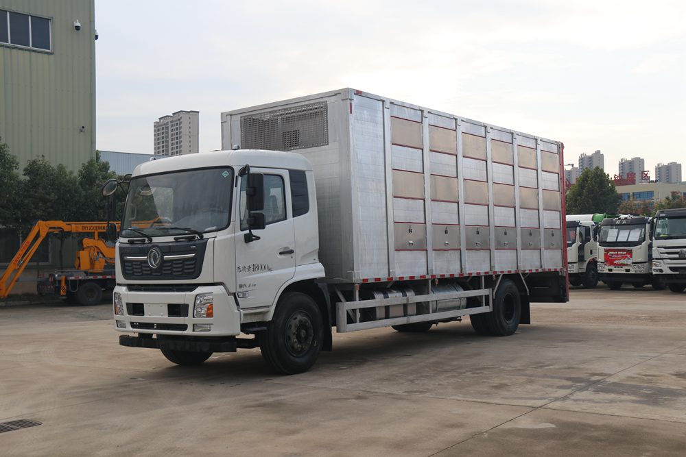 Vehículo de transporte de ganado de aleación de aluminio Dongfeng Tianjin