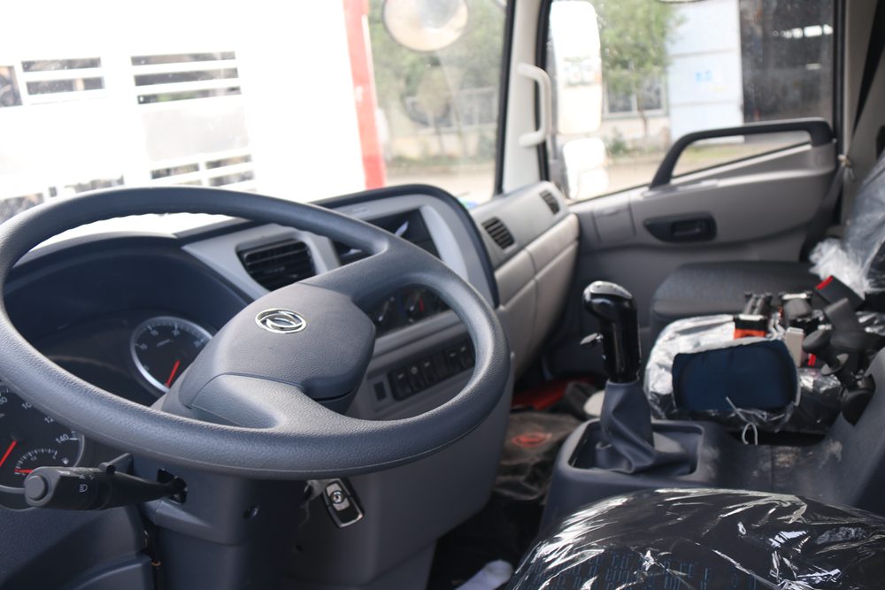 Vehículo de transporte de ganado de aleación de aluminio Dongfeng Tianjin