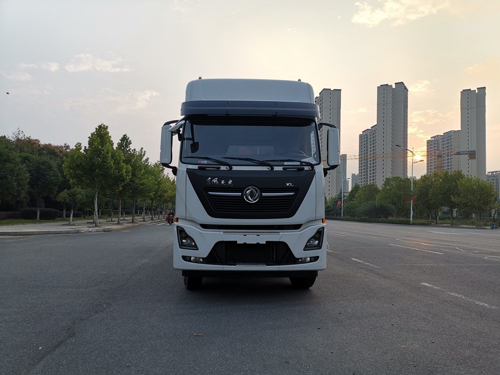 Vehículo de transporte de ganado de aleación de aluminio Dongfeng Tianlong