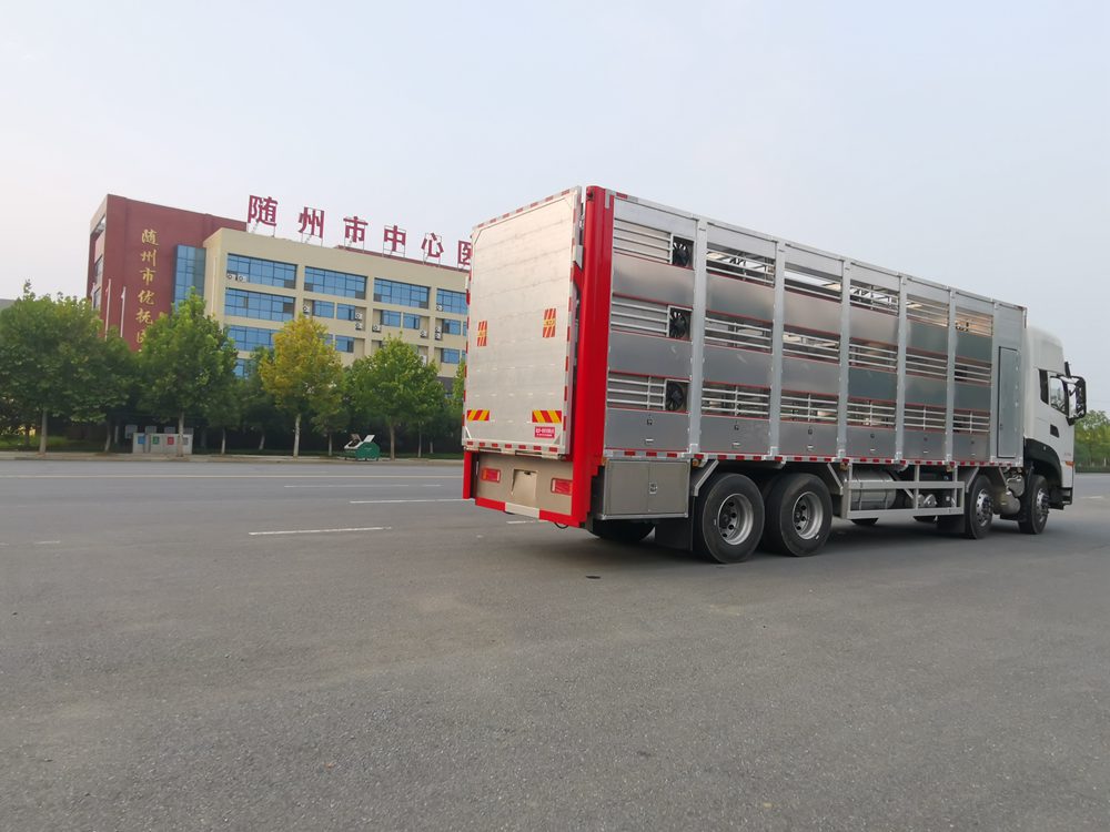 Vehículo de transporte de ganado de aleación de aluminio Dongfeng Tianlong