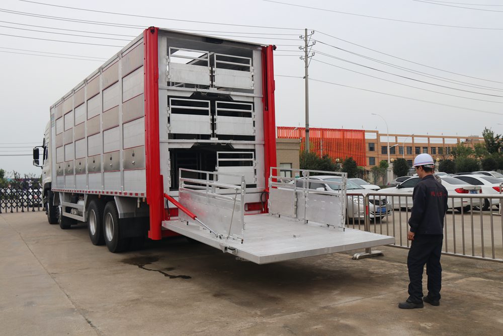 Vehículo de transporte de ganado Dongfeng Tianlong VL de quinta generación estándar doméstico de aleación de aluminio