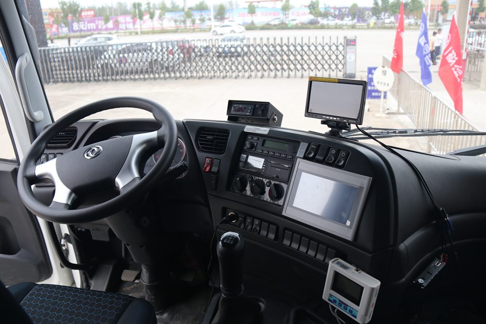 Vehículo de transporte de ganado Dongfeng Tianlong VL de quinta generación estándar doméstico de aleación de aluminio