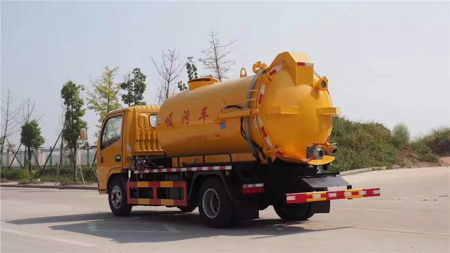 Camión de succión de aguas residuales Dongfeng Dolica de 3 ruedas con chasis azul
