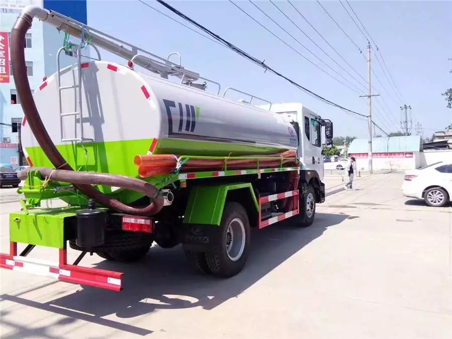 Camión de succión de aguas residuales Dongfeng D9 10 toneladas