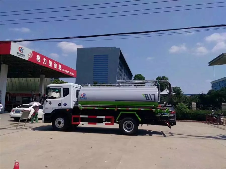 Camión de succión de aguas residuales Dongfeng D9 10 toneladas
