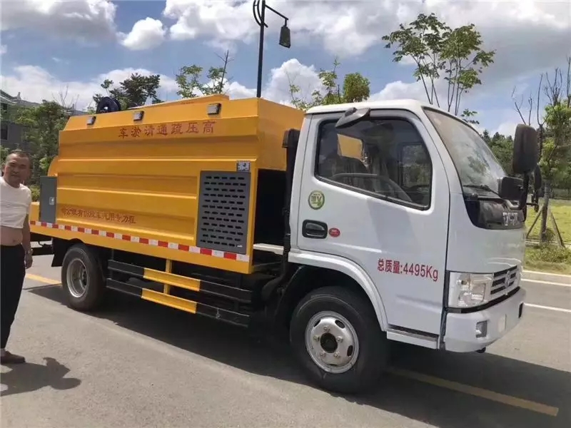 Vehículo de Limpieza y Drenaje a Presión Alta de la Red de Desagües de la Ciudad Dongfeng